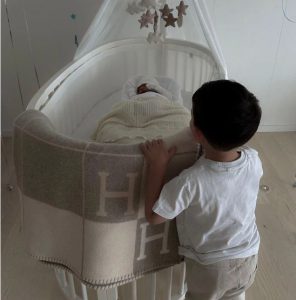 ქართველი ფეხბურთელი დავით ხოჭოლავა მეორე ვაჟის მამა გახდა - რა უცხო სახელი დაარქვეს პატარას