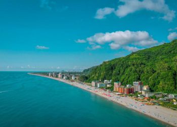 კვარიათში, ზღვაში ორ ადამიანს ეძებენ