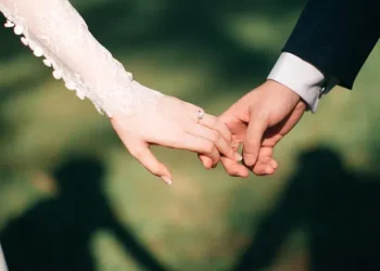 რატომ ეშინიათ ადამიანებს დაქორწინების?