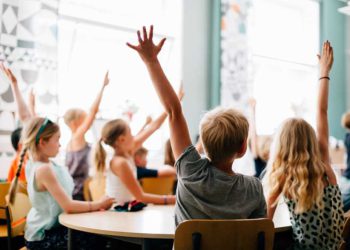 რა კრიტერიუმების მიხედვით გაეზრდებათ მასწავლებლებს ხელფასი?