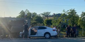 პოლიციის ავტომობილი სატვირთოს შეეჯახა - რა ხდება ადგილზე?