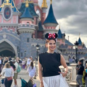 სად და როგორ ისვენებენ ცნობილი ქართველები?