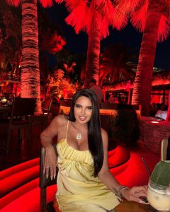 სად და როგორ ისვენებენ ცნობილი ქართველები?