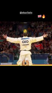 როგორ ულოცავს ხვიჩა კვარაცხელია ლაშა ბექაურს ოქროს მედალს – რა ფოტოს აქვეყნებს ფეხბურთელი