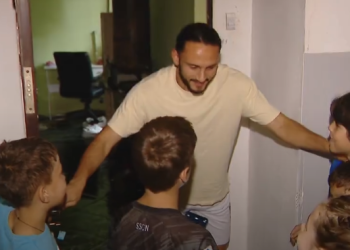 პატარა ქომაგებმა ქოჩორას და ბუდუს სახლში მიაკითხეს – შეხვედრა საყვარელ ფეხბურთელებთან