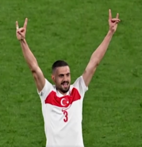 რა გააკეთა თურქმა ფეხბურთელმა ავსტრიის ნაკრების კარში გატანილი გოლის შემდეგ, რასაც სკანდალი მოჰყვა და უეფამ გამოძიება დაიწყო?