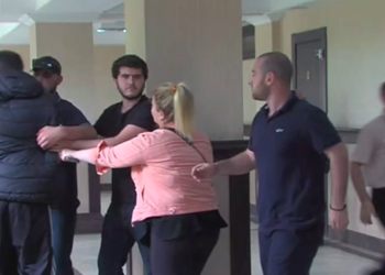 “მკვლელი და მატყუარა” – ხმაური და დაპირისპირება საქალაქო სასამართლოში