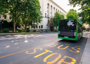 ე.წ. ბასლაინზე გადაადგილების უფლება ტაქსებთან ერთად, შესაძლოა, მოტოციკლსა და მოპედებსაც მიენიჭოს