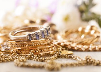 რა ღირს ოქრო „ოქროს ბირჟაზე“ – ერთ თვეში ფასებმა თითქმის 10%-ით მოიმატა