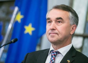 “მოვუწოდებ საქართველოს მთავრობას გაასწოროს კომპასი, წინააღმდეგ შემთხვევაში ევროპული გზაც კი გაქრება”– აუსტრევიჩუსი