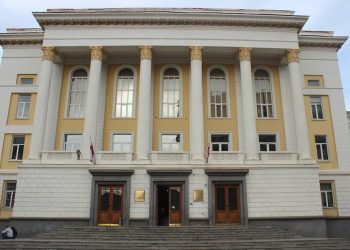 გეოლოგიური საფრთხეების შემსწავლელი ლაბორატორია, რომელიც საქართველოს 2018 წელს ავსტრიის დახმარებით გადაეცა, უმოქმედოდ, სტუ-შია დასაწყობებული