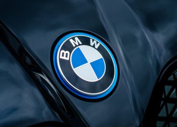 “აღნიშნულმა წუნმა შესაძლოა მანქანის აალება გამოიწვიოს”- BMW ტექნიკური წუნის გამო 720 000-ზე მეტ ავტომობილს უკან გაიწვევს