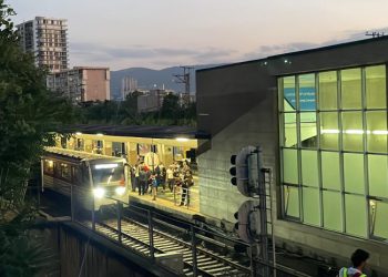 “მოქალაქეებს მეტროში ჩასვლის უფლებას არ აძლევენ”- რა ხდება ამ წუთებში დიდუბის მეტროსადგურში?