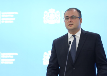 “წლის გამარჯვებული ანეკდოტი“ – რას წერს რატი ბრეგაძე