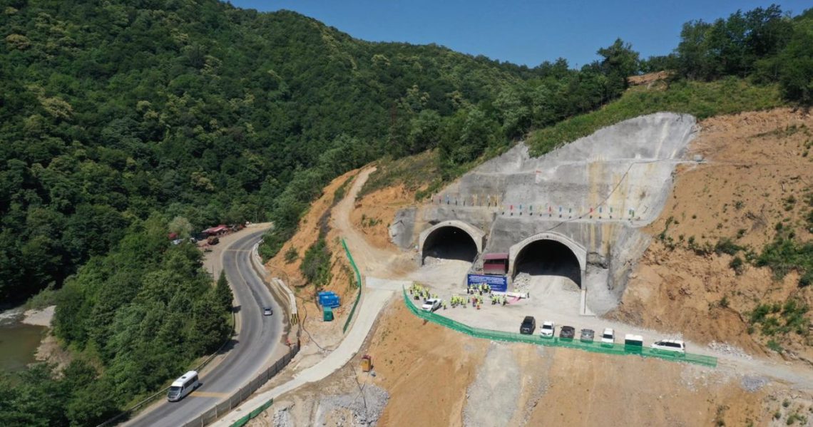 77 ხიდი და 43 გვირაბი – რა სამუშაოები დარჩა რიკოთის ახალ მაგისტრალურ გზაზე?