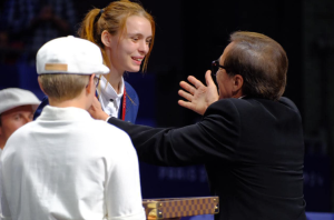 ამაღელვებელი კულმინაცია და გაოცებული დამსწრეები - ანა ჯაფარიძეს პარაოლიმპიური მედალი ჯეკი ჩანმა გადასცა