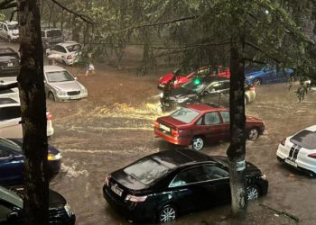 🎥რა ხდება ბათუმში ამ წუთებში, სადაც ძლიერი წვიმაა – იხილეთ ვიდეო