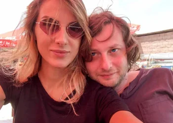 ლიკა ევგენიძეს და ნიკა კოჩაროვს შვილი ეყოლათ – ნახეთ რა დაარქვეს პატარას