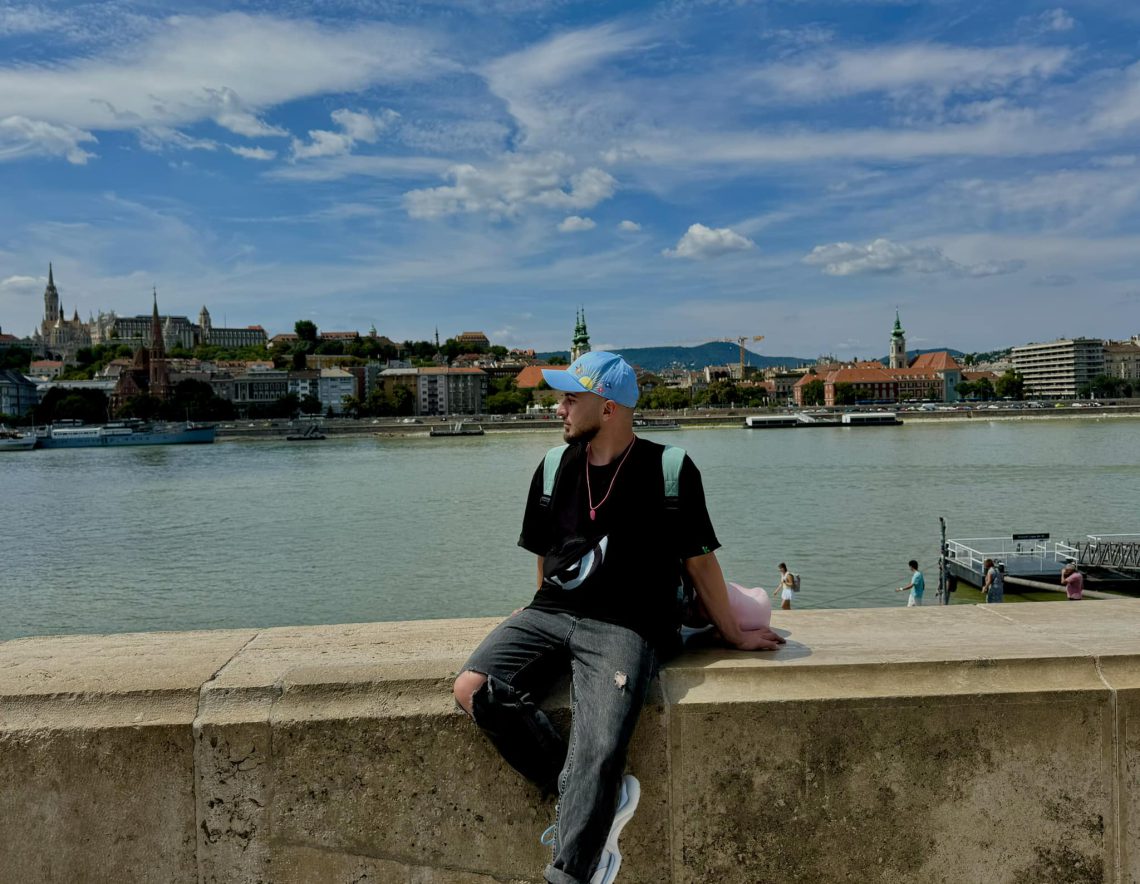 “მშობლებო, ნუ მისცემთ რუსეთს საშუალებას, თქვენს შვილებს მშობლიური ენა დაავიწყოს …” – გიგა ბენიას განცხადება