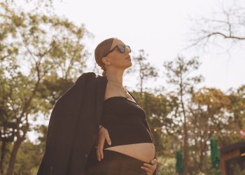 უმშვენიერესი ორსული – მარიამ მათიაშვილი საორსულო ფოტოსესიიდან კადრებს გვიზიარებს