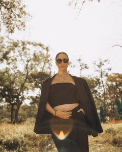 უმშვენიერესი ორსული - მარიამ მათიაშვილი საორსულო ფოტოსესიიდან კადრებს გვიზიარებს