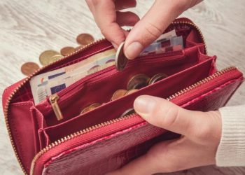 რა არ უნდა გვედოს საფულეში? – ნივთები, რომლებიც ხელს უშლის ფინანსების მოზიდვას