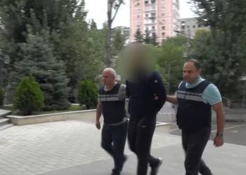 შსს კესარია აბრამიძის მკვლელობაში ბრალდებულის დაკავების კადრებს აქვეყნებს