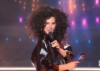 თიკა ფაცაციამ დაიანა როსის იმიჯი მოირგო – წამყვანის  ჩაცმულობამ მაყურებელი აღაფრთოვანა