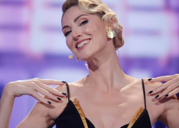 თიკა ფაცაციამ ულამაზესი ცისფერი კაბა მოიხდინა – ნახეთ, როგორ გამოიყურება ტელეწამყვანი