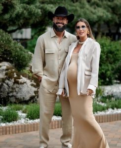 ქეთა თოფურიას 38 წელი შეუსრულდა– ნახეთ, როგორ მიულოცა მეუღლემ დაბადების დღე მომღერალს