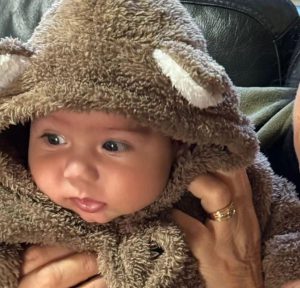 დათო ხუჯაძე მესამე შვილის პირველ ფოტოს აქვეყნებს