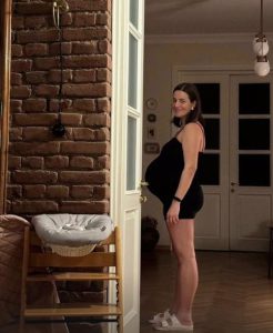 ანასტასია ბენდუქიძე მეორე შვილის დედა გახდება - ტელეწამყვანი უსაყვარლეს ფოტოებს ავრცელებს