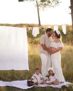 "ჩემი ბოლო ფოტოსესია ამ სასწაულ მდგომარეობაში... ორსულობის 37-ე კვირა"- ნათია წიქარიძე ფოტოსესიის კადრებს გვიზიარებს