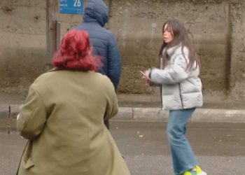 “მუცელში მაქვს ჩარტყმული წიხლი, ცივი იარაღები ჯიბეებიდან უცვიოდათ”- ენმ-ის წარმომადგენელი საავადმყოფოში გადაიყვანეს