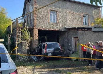 ავტომობილი სახლში შევარდა, დაღუპულია 2 ადამიანი – ტრაგედია კახეთში