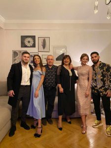 "არავინ იცოდა, გადავრჩებოდით თუ არა, თუმცა ეს იყო გადარჩენის ბოლო შანსი" - ილიას დედის დაუჯერებელი ცხოვრების ისტორია აფხაზეთიდან შვილის ისტორიულ გამარჯვებამდე