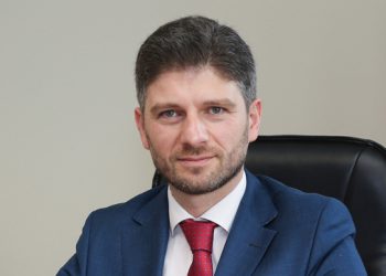 “არავის გადაურიცხოთ არც ერთი თეთრი! არავის მოატყუებინოთ თავი!”- დაჩი ცაგურია მოსახლეობას აფრთხილებს