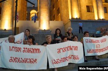 ერთ-ერთი მოშიმშილე შუქრუთელი  შეუძლოდ გახდა და კლინიკაში გადაიყვანეს