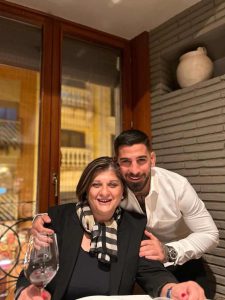 "არავინ იცოდა, გადავრჩებოდით თუ არა, თუმცა ეს იყო გადარჩენის ბოლო შანსი" - ილიას დედის დაუჯერებელი ცხოვრების ისტორია აფხაზეთიდან შვილის ისტორიულ გამარჯვებამდე