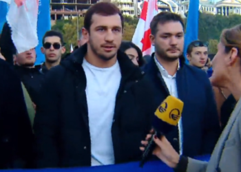 “მე რა­საც ვა­კე­თებ ცხოვ­რე­ბა­ში, ვა­კე­თებ ჩემი ხალ­ხის­თვის, მე აქ ვარ ჩემი ხალ­ხის გვერ­დით”- ლაშა ბექაური