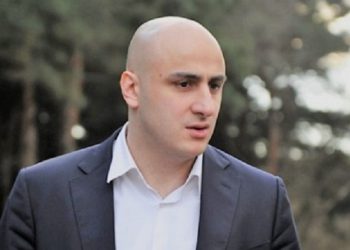 “ანა ამ წუთებში სიცოცხლისთვის იბრძვის” – რას წერს ნიკა მელია კახეთში მომხდარ ავარიაზე?