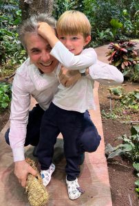 ბიძინა ივანიშვილი შვილიშვილებთან ერთად - რა ფოტოებს აქვეყნებს ბერა ივანიშვილი?