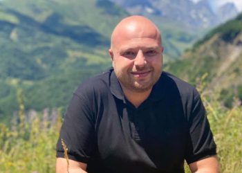 “მოგვთხოვეს დაგვეწერა პატაკები… ყველანი არჩევნებზე!”– შსს–ის თანამშრომელი ამბობს, რომ სამსახურიდან მარტის აქციების დარბევაზე აზრის გამოთქმისთვის გაათავისუფლეს