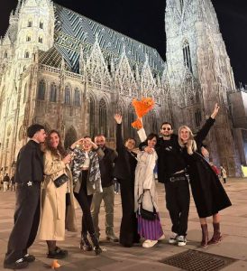 თამუნა მუსერიძე ბიოლოგიური დედის მხრიდან ნათესავებთან ერთად გადაღებულ ფოტოებს აქვეყნებს