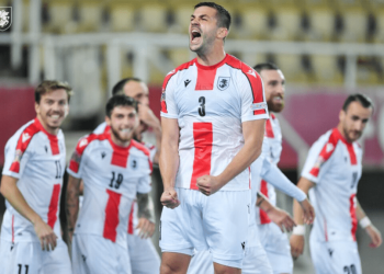 “გილოცავთ .ყ..მ შეგაქოთ” – წერს ეროვნული ნაკრების ყოფილი ფეხბურთელი, დავით ხოჭოლავა