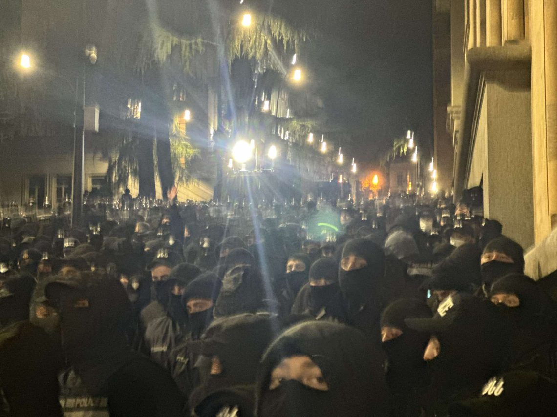 🎥ჭიჭინაძის ქუჩაზე დაპირისპირებაა – რა ხდება ამ წუთებში ადგილზე?