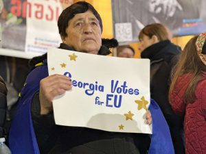 პარლამენტთან საპროტესტო აქცია იწყება – რა ხდება ამ წუთებში ადგილზე?