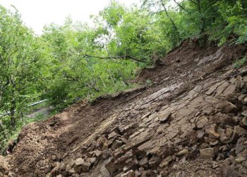 გზების დეპარტამენტი სახიფათო მონაკვეთის შესახებ მძღოლებს აფრთხილებს