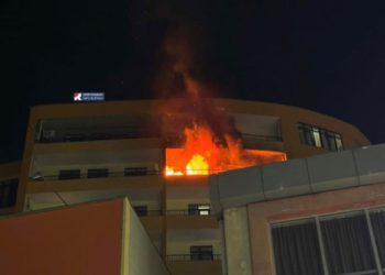 რუსთავში, საცხოვრებელ კორპუსში ხანძარია – რა ხდება ამ წუთებში ადგილზე?