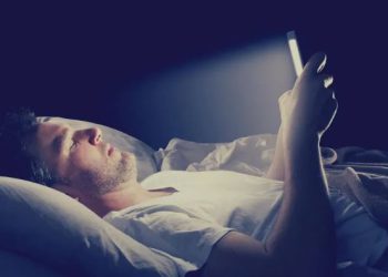 საზიანოა თუ არა ძილის წინ სმარტფონების გამოყენება? – ექსპერტის პასუხი